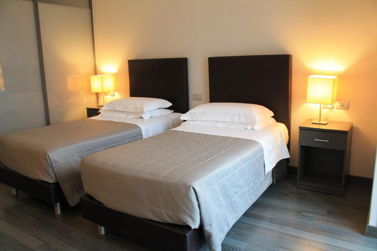 Park Hotel Sporting Teramo Exteriör bild