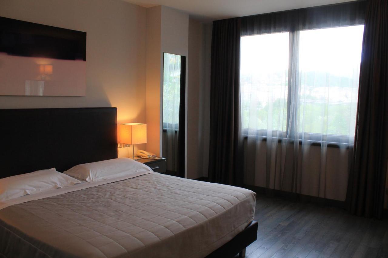Park Hotel Sporting Teramo Exteriör bild