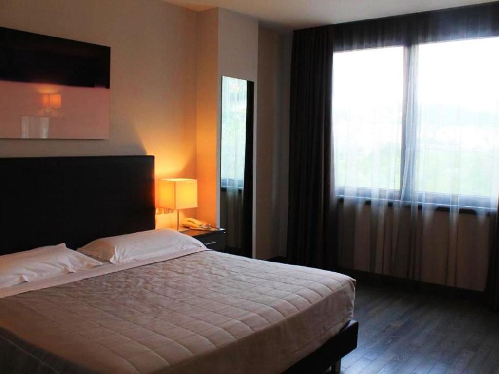 Park Hotel Sporting Teramo Exteriör bild