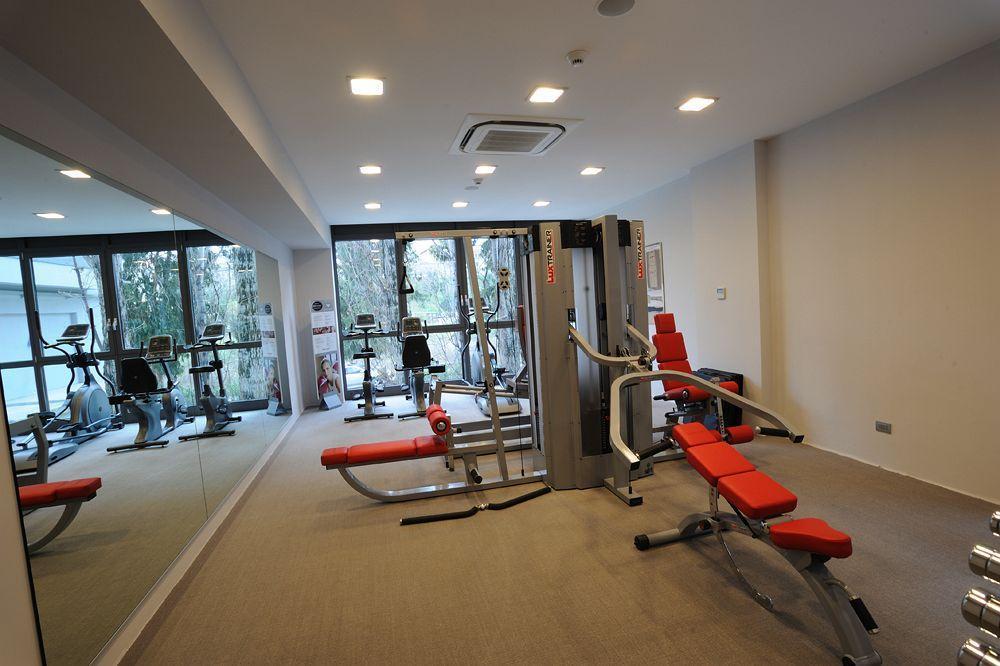 Park Hotel Sporting Teramo Exteriör bild